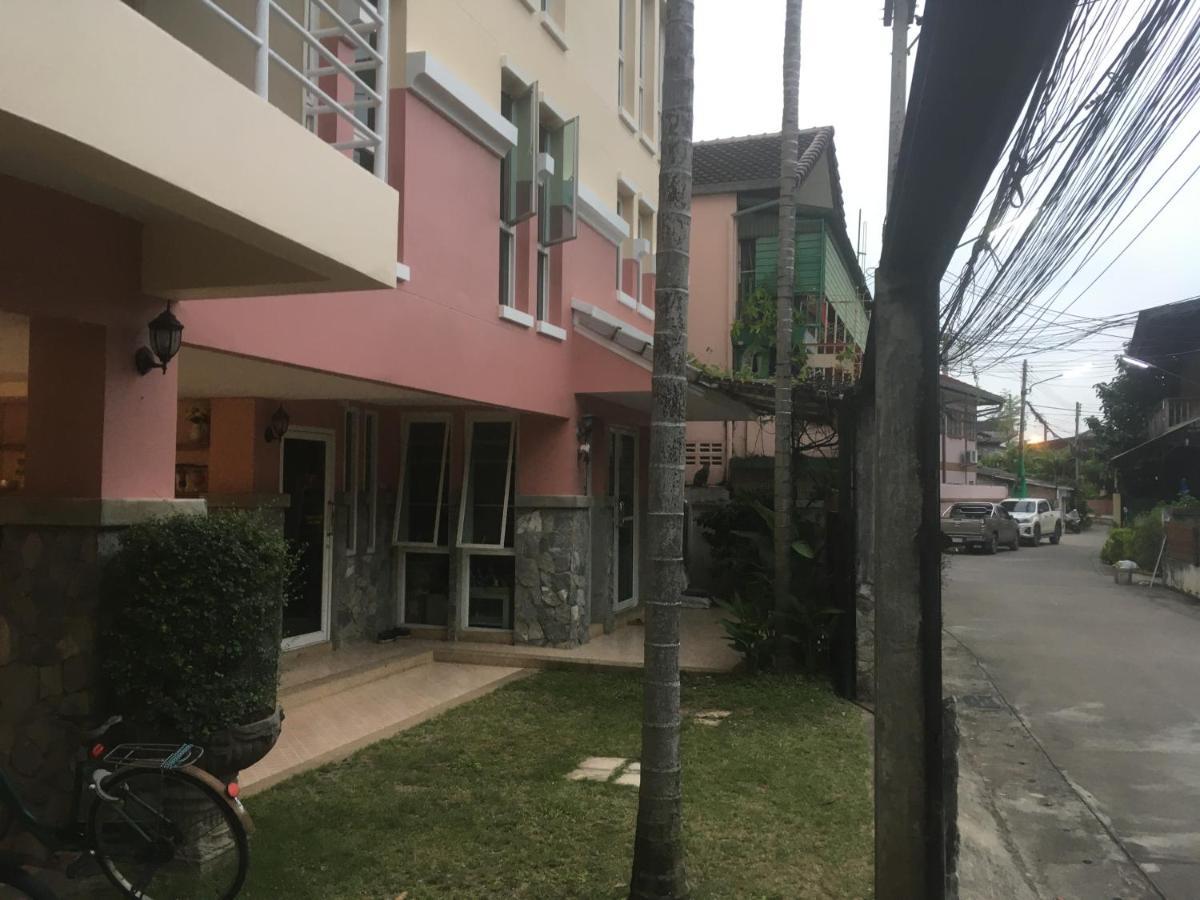 Triple Palms House Otel Chiang Mai Dış mekan fotoğraf