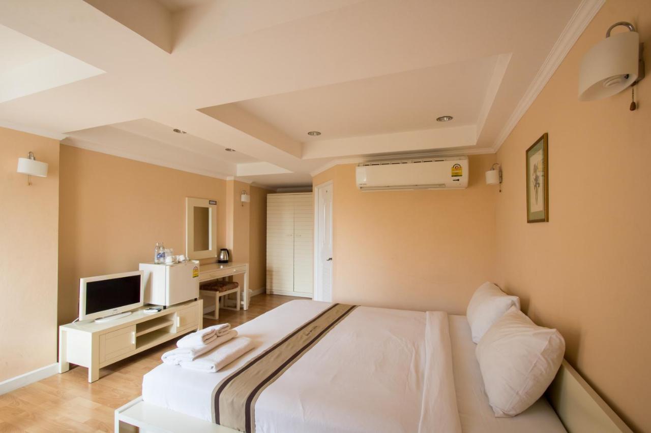Triple Palms House Otel Chiang Mai Dış mekan fotoğraf