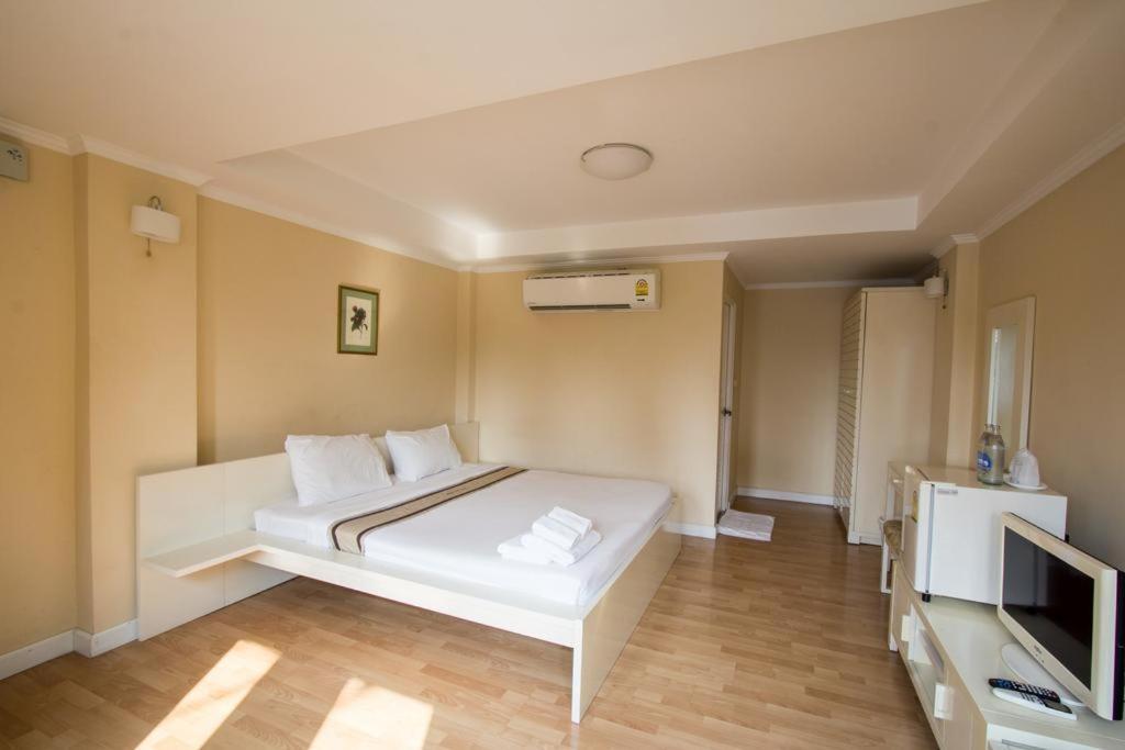 Triple Palms House Otel Chiang Mai Dış mekan fotoğraf